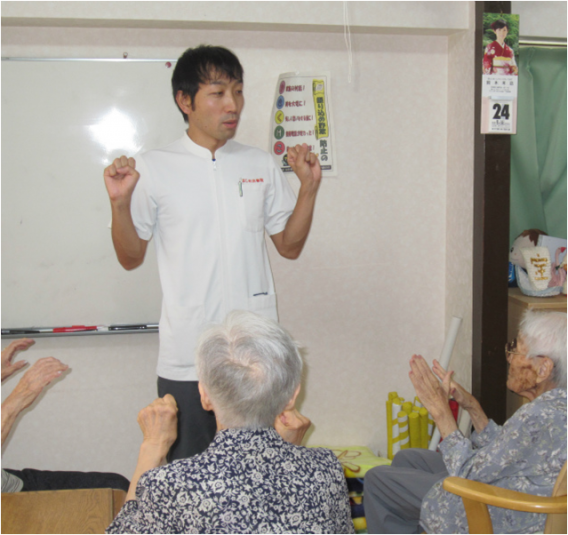 でいほーむ池上での体操・中央もにも行っています